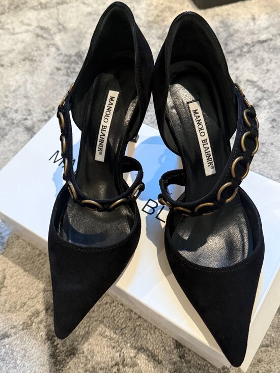 Manolo Blahnik Shoes - Beautiful Manolo Blahnik Heels in Black Suede